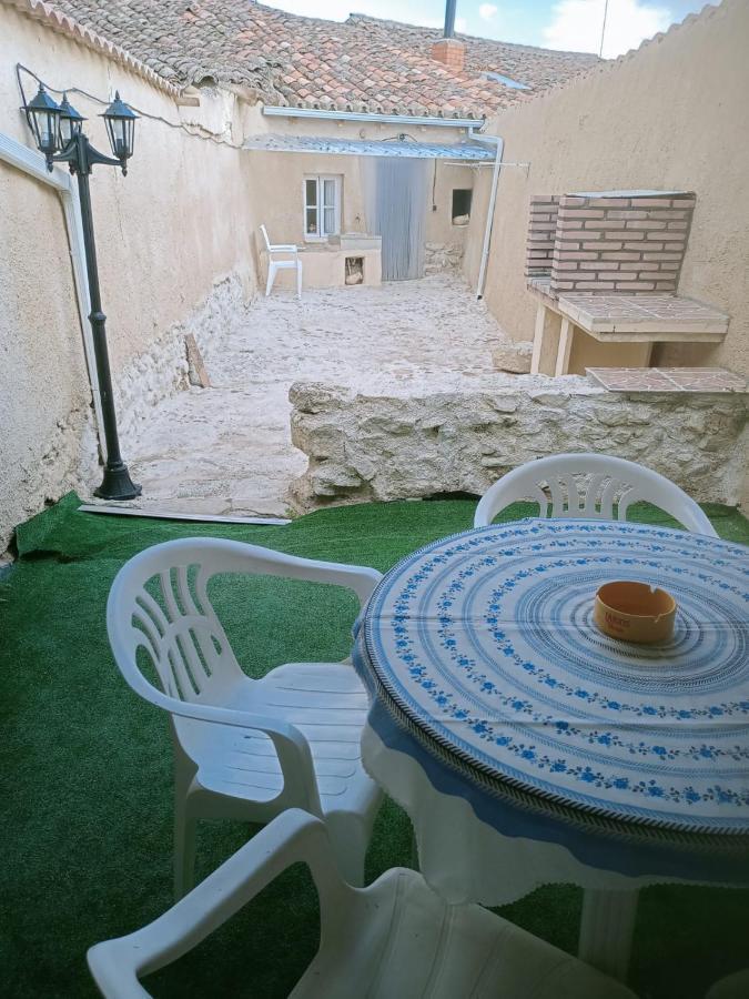 Willy Fogg Villa Pedrosa del Rey Exterior photo